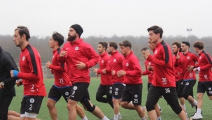 Hendekspor Yaptığı Antrenmanla ilk Yarının son Karşılaşmasına Hazırlanıyor 