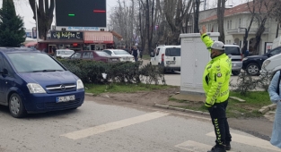 Hendek İlçe Emniyet Müdürlüğü Trafik Ekiplerince  Yaya Geçidi Uygulaması