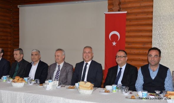 SAĞLIKÇILARDAN BAŞKAN TURGUT BABAOĞLU’NA PLAKETLİ TEŞEKKÜR 