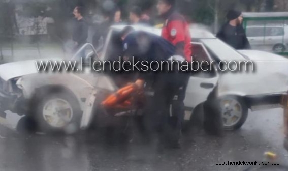 Hendek Çiftlik mahallesi Girişinde Zincirleme Kaza 2 Yaralı