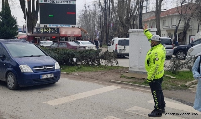 Hendek Muammer Sencer Caddesinde Denetim
