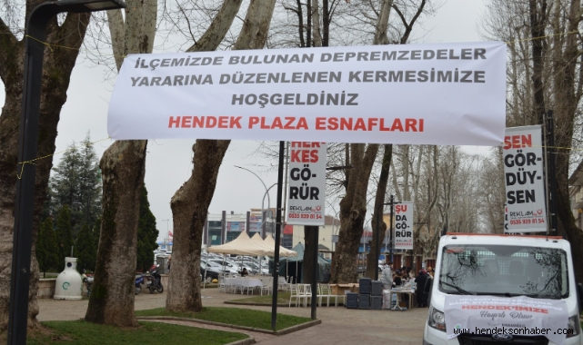 Hendek Plaza Esnafı Tarafından Depremzedeler İçin Düzenlenen Kermese Yoğun  İlgi.