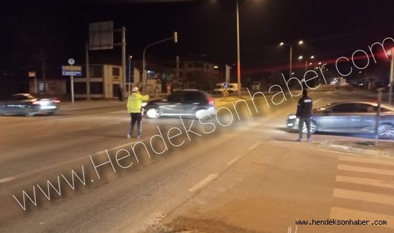 Hendek Tem’de kaza sonrası D-100'de trafik kilitlendi