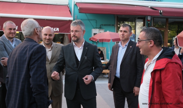 Akar'a Uzun Çarşı'da sevgi seli