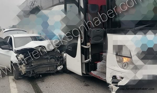 Hendek D-100'de 3 Aracın Karıştığı kaza  1 Yaralı.