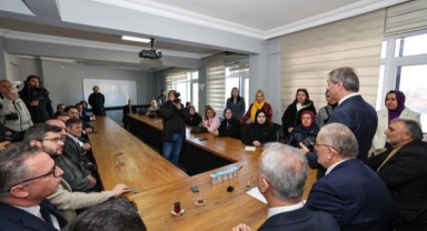 Alemdar: Hendek'te  AK Parti İlçe Teşkilatı ve esnaflarla bir araya geldi