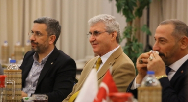 Yüce müteahhitlerle iftarda buluştu: "Sakarya'ya yakışır yüzlerce projeye imza attık"