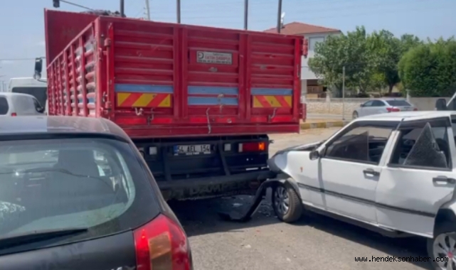 Hendek Köprübaşı Işıklarda Kamyona otomobil Çarptı 1 Yaralı