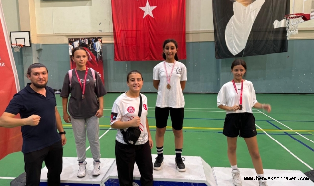 HENDEK ŞAMPİYONLAR FIGHT SPOR KULÜBÜ MİNİK - YILDIZ KATEGORİLERİNDEDE HARİKA