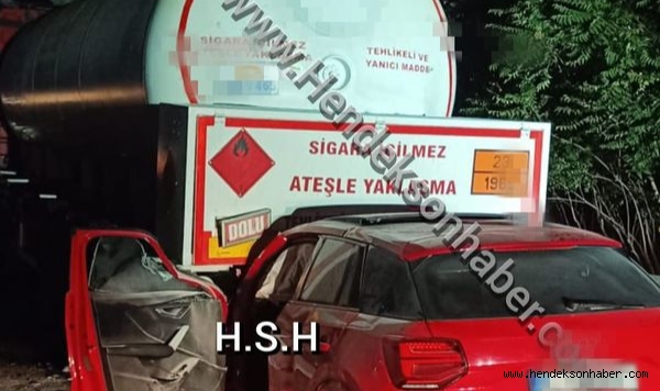 Anadolu Otoyolu'nda  jip Tıra Ok Gibi Saplandı 1 ölü
