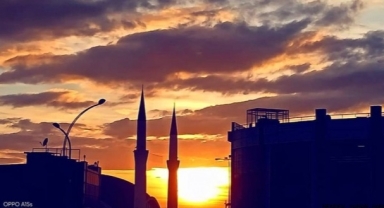 Cuma Hutbesi: "Zulüm Asla Payidar Olmaz"