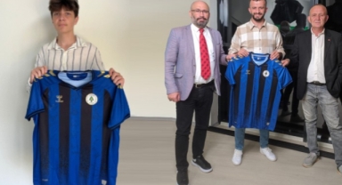 İmzalı Hendekspor Forması Sahibine Ulaştı