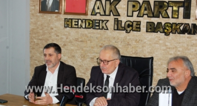 ÖZ VE EKİBİ HENDEK BASINI İLE TOPLANTIDA BİR ARAYA GELDİ