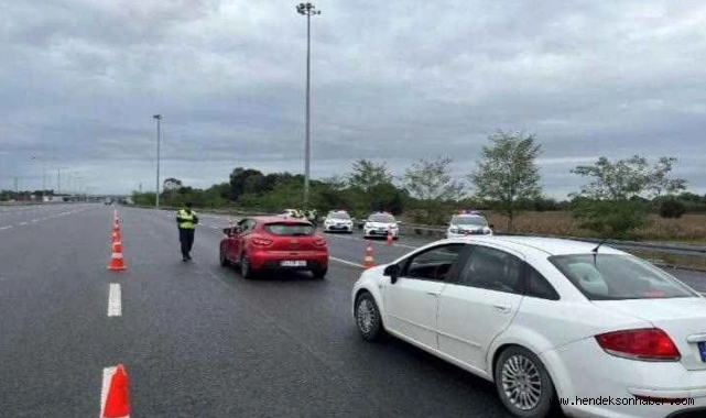 Sakarya Jandarmanın trafik denetiminde 766 araç ve 266 sürücü trafikten men edildi