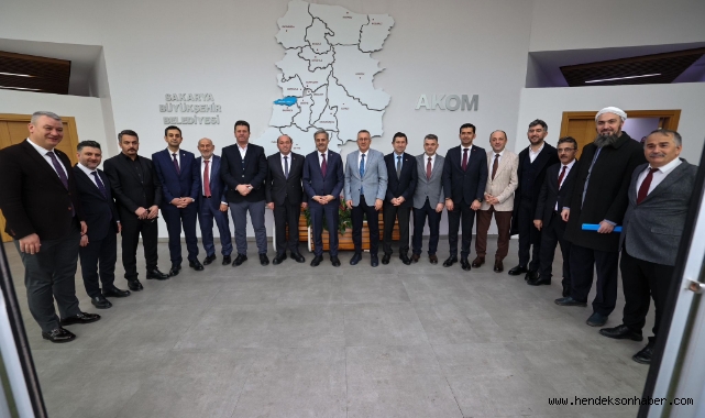Başkan Alemdar ve 16 başkan AKOM'da ‘ortak payda Sakarya’ gündemiyle buluştu 