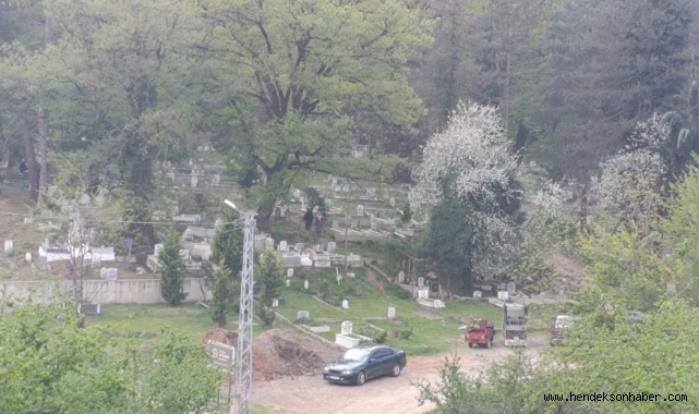 Hendek'te Bayram Arifesi Mezarlıklar Doldu Taştı