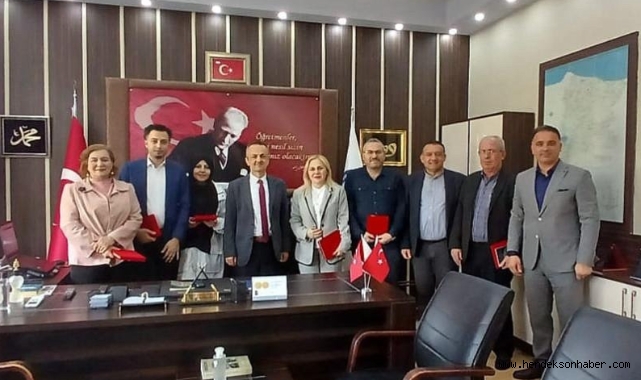 HENDEK’TE YAZAR VE ŞAİRLERE PLAKET!