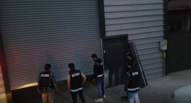 Fabrikaya  Polis Baskını! 8 milyon TL değerinde makaron ele geçirildi