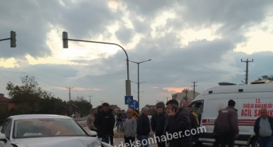 Hendek'te Ambulansla Otomobil Çarpıştı