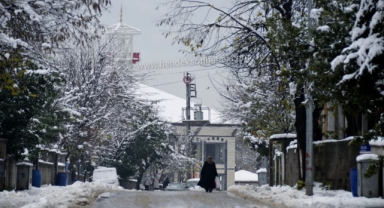 ​Dikkat! Yollar Buz Pistine Döndü ​Vatandaşlardan Acil Çağrı: "Tuzlama Şart!"