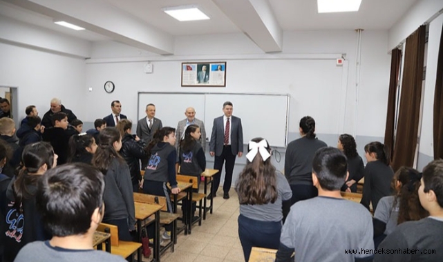 ​Hendek’te Karne Heyecanı: Kaymakam ve Başkandan Öğrencilere Anlamlı Ziyaret  ​