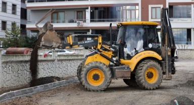 HENDEK BELEDİYESİNİN SAHA ÇALIŞMALARI MAHALLE MAHALLE SÜRÜYOR