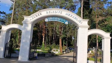 Hendek'te Hüzünlü Buluşma: Kabristanlar Doldu Taştı