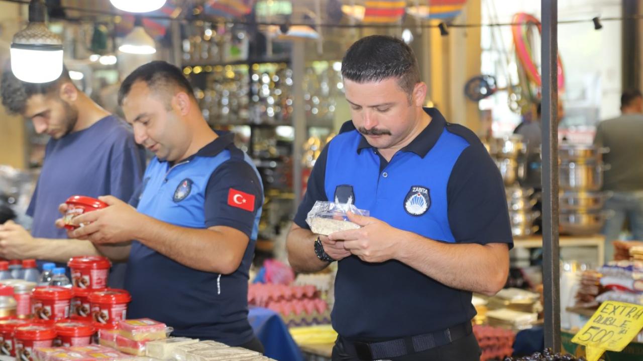HENDEK BELEDİYESİ ZABITA EKİPLERİNDEN PAZAR YERİNDE DENETİM