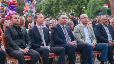 ÜLKÜCÜLERDEN GÖVDE GÖSTERİSİ  TEK YÜREK,TEK SES