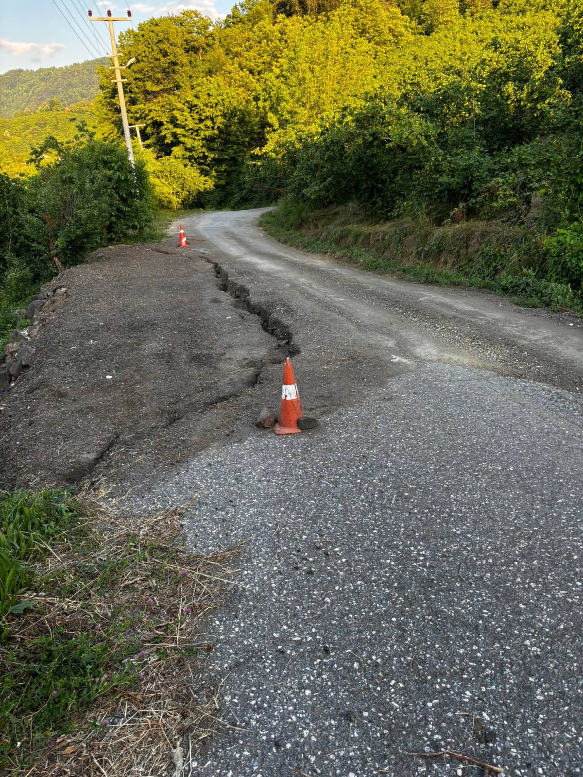 Çöken Yol Haftalardır Onarılmayı Bekliyor