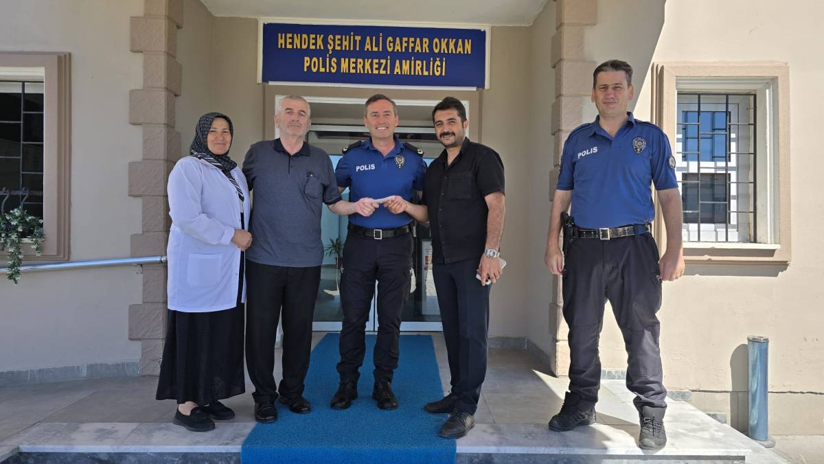 Örnek Davranış; ATM'de Bulduğu Parayı Emniyete Teslim Etti
