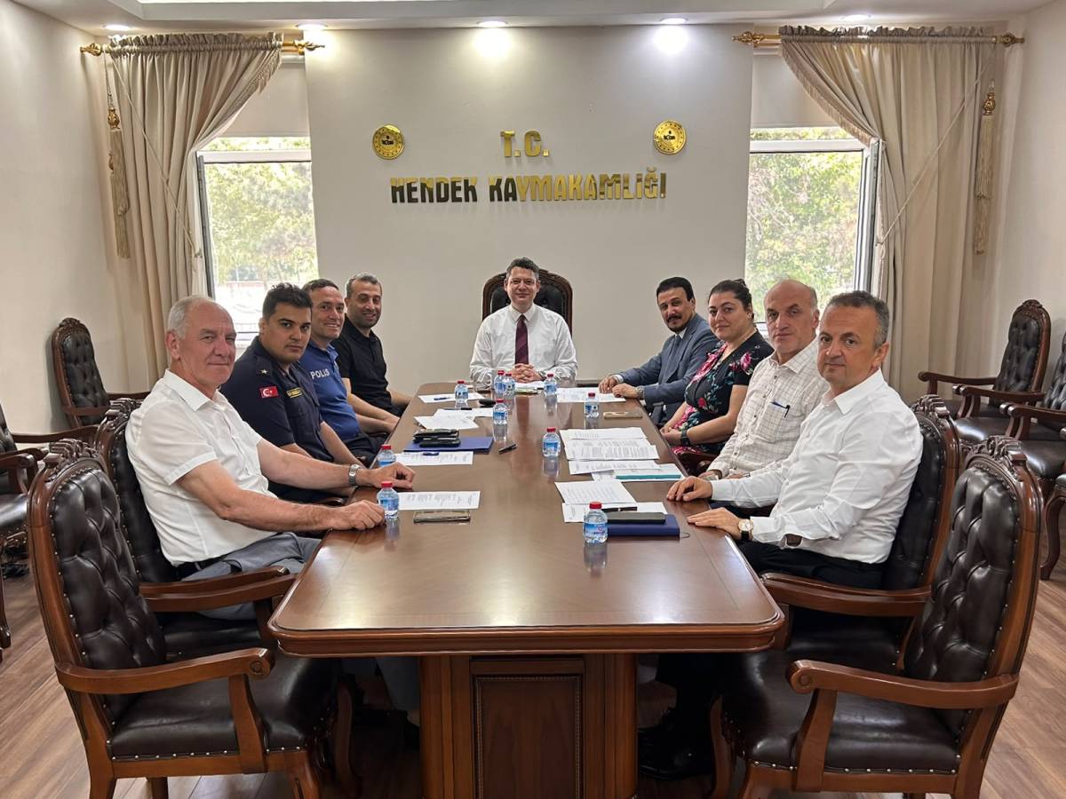 Hendek’te YKS Öncesi Koordinasyon Kurulu Toplandı.