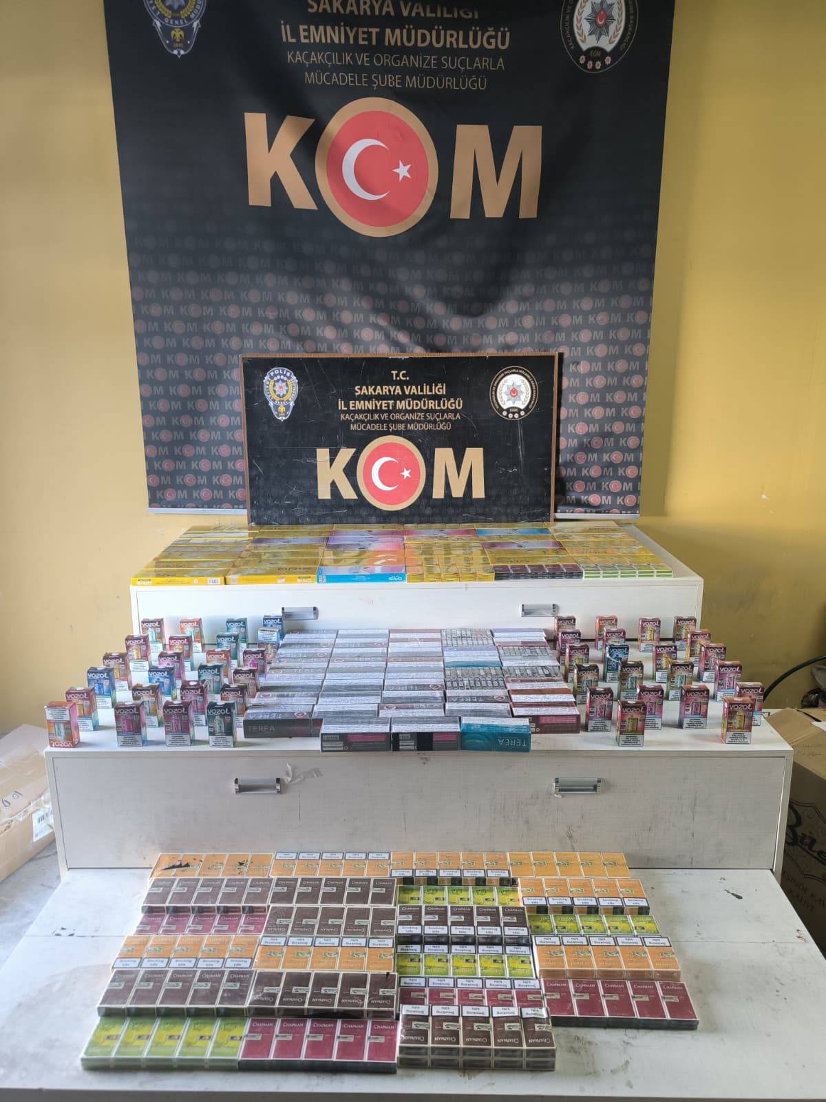 iki ilçede 3 ayrı kaçakçılık operasyonu: 3 gözaltı