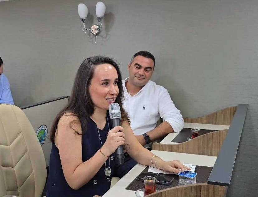 Hendek Meclisinde 