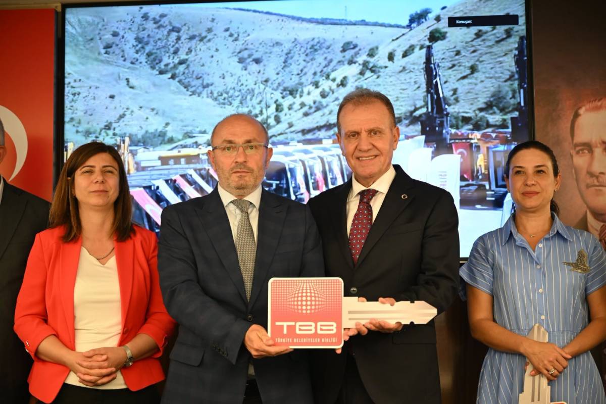 Hendek Belediyesi’ne TBB’den Hibe Otobüs Desteği
